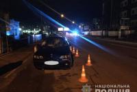 В Ивано-Франковске мужчина на BMW сбил двух пешеходов и врезался в автомобиль