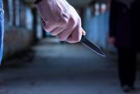 В Киеве двое мужчин, угрожая ножом, ограбили 14-летнего подростка