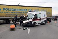 В Хмельницкой области грузовик протаранил скорую, есть пострадавшие