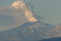 В Италии снова активизировался вулкан Этна, часть авиапространства закрыли