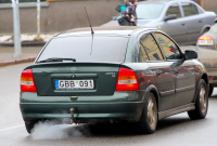 В Украине начали штрафовать водителей на "евробляхах"