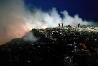 В Житомирской области вторые сутки горит свалка