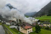 Девять человек пострадали при взрыве газа в супермаркете в Австрии