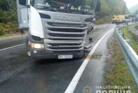 На трассе "Киев — Чоп" в ДТП погиб водитель легковушки, который столкнулся с тягачом