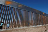 Трамп заявил, что стена на границе с Мексикой будет стальной, а не бетонной