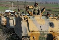 Турция продолжает стягивать войска к границе с Сирией
