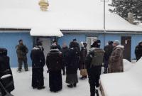 На Донбасі перша громада перейшла до ПЦУ - храм охороняє поліція