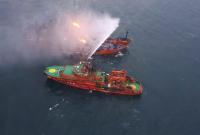 Загоревшемуся в Черном море танкеру было запрещено заходить в порт РФ из-за санкций