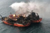 В Черном море завершили поиски моряков с горящих танкеров