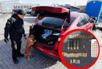 В автомобиле из США в морпорту в Одесской области обнаружили боеприпасы