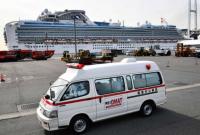 Журналисты и пассажиры описали, как живет круизный лайнер в Японии на карантине из-за коронавирус