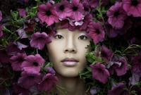 Единство женщины с природой: фотохудожница создаёт невидимые автопортреты