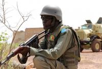 В результате нападения боевиков на деревню в Мали погибли 21 человек