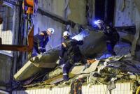 В России под завалами дома, где произошел взрыв, нашли тела женщины и ребенка