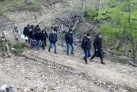 На Закарпатье пограничники со стрельбой задержали 12 нелегалов-афганцев (видео)