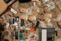 В Киеве задержали иностранца, который незаконно снял с банковских карточек около 500 тыс. гривен
