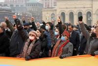 Ситуация в Карабахе: в Ереване протестующие блокируют правительство и прокуратуру, на улицах появились палатки