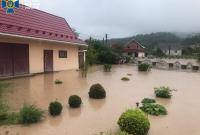 Паводок на западе Украины: подтопленными еще остаются более сотни домов