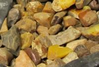В Ровенской области в авто обнаружили почти 12 кг янтаря