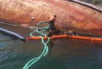 Операция по подъему танкера Delfi в Одессе: показали фото