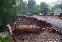 Непогода на Буковине: из-за подтопления размыло дороги в нескольких селах