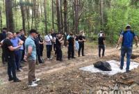 В Киевской области в лесу нашли два закопанных тела