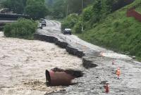 На Прикарпатье из-за паводков эвакуируют людей из аварийных домов