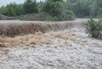 ВНО под угрозой: из-за наводнений в западных регионах "заблокировано" более 100 детей
