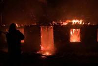 В Днепропетровской области пожар уничтожил дом на частном дворе