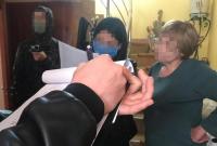 У Мукачеві затримано пенсіонерку за продаж наркотиків школярам