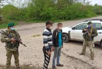 Туристы из Азербайджана скупали металл в украинском пограничье