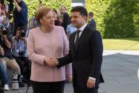 Зеленский и Меркель обсудили увеличение финпомощи Украине для борьбы с коронавирусом