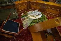 Ситуация в Армении: За ночь протестующие разграбили кабинет Пашиняна, спикера парламента оперируют