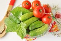 В Україні суттєво подорожчали огірки та томати