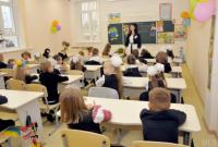 В Украине передумали повышать зарплаты учителям: в Кабмине сделали заявление