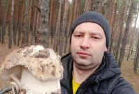 На Черкащині чоловік знайшов майже кілограмового білого гриба