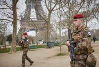 Во Франции мобилизуют дополнительное количество военных после серии атак