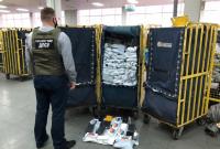 В "Борисполе" обнаружили 700 нелегальных посылок с техникой