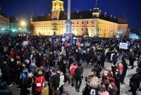 Запрет абортов в Польше: в Варшаве проходит масштабный протест