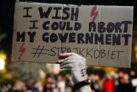 В Варшаве более 100 тыс. человек вышли на митинг против запрета абортов