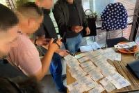 В Ивано-Франковске на взятке в 20 тыс. грн поймали чиновника Службы автодорог