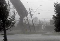 На Херсонщине ураган повредил крыши домов и валил деревья
