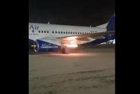 В аэропорту Тель-Авива у Boeing 737 при взлете загорелся двигатель (видео)