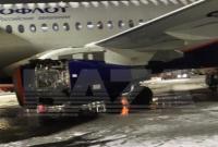 В Москве у пассажирского Superjet 100 в воздухе распался двигатель