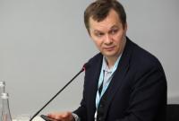 Милованов защищает высокие зарплаты топ-чиновников и просит понимания