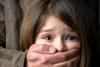 В России педофил изнасиловал в автобусе 10-летнюю девочку