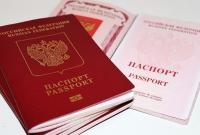 На Донбассе детям-сиротам выдают российские паспорта