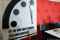 Часы Судного дня перевели: осталось 100 секунд до "ядерной полуночи"