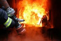 В Киевской области горел швейный цех: не могли потушить более 5 часов