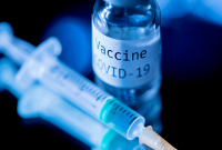 Киев открыл запись на прививки Pfizer и AstraZeneca в центре вакцинации